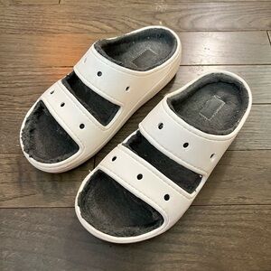 *AS IS* - White Crocs “Classic Cozzzy” Fuzz Sandal